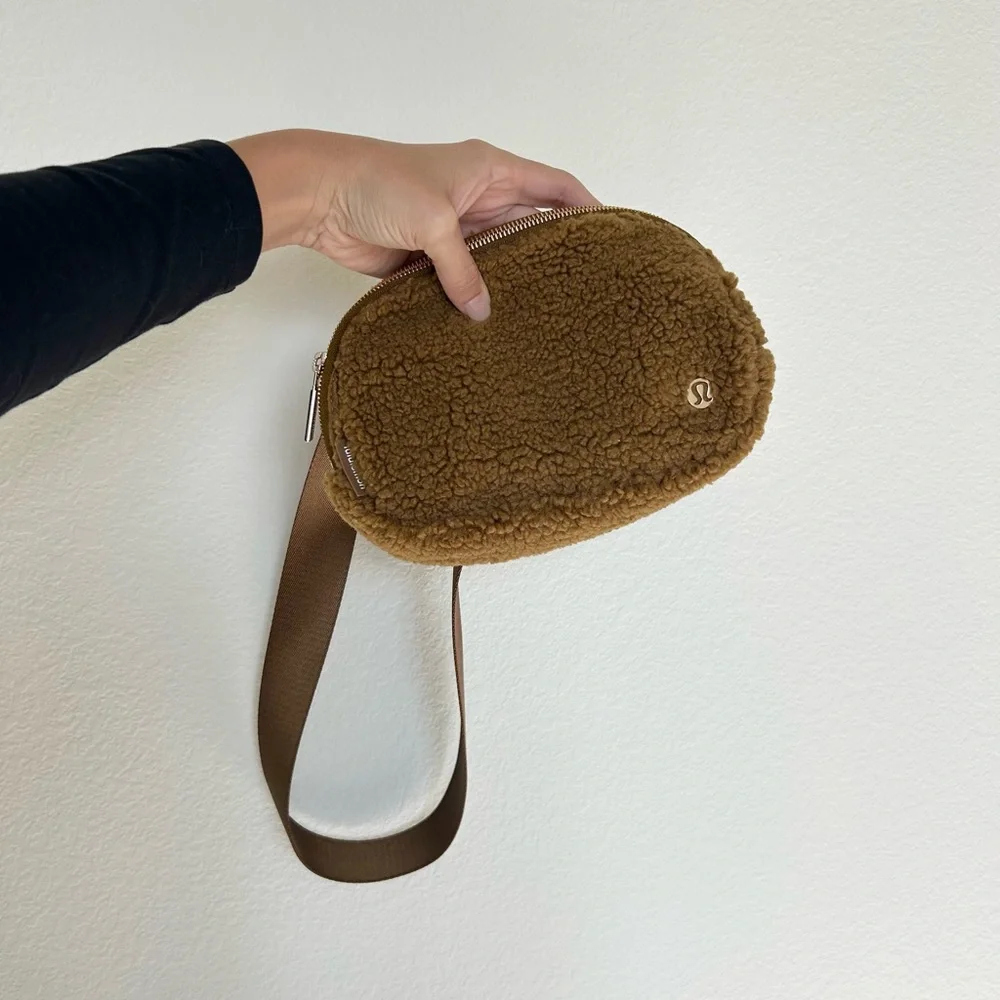 Lululemon Fleece Everywhere Belt Bag in Burnt Caramel - Picture 4 of 9